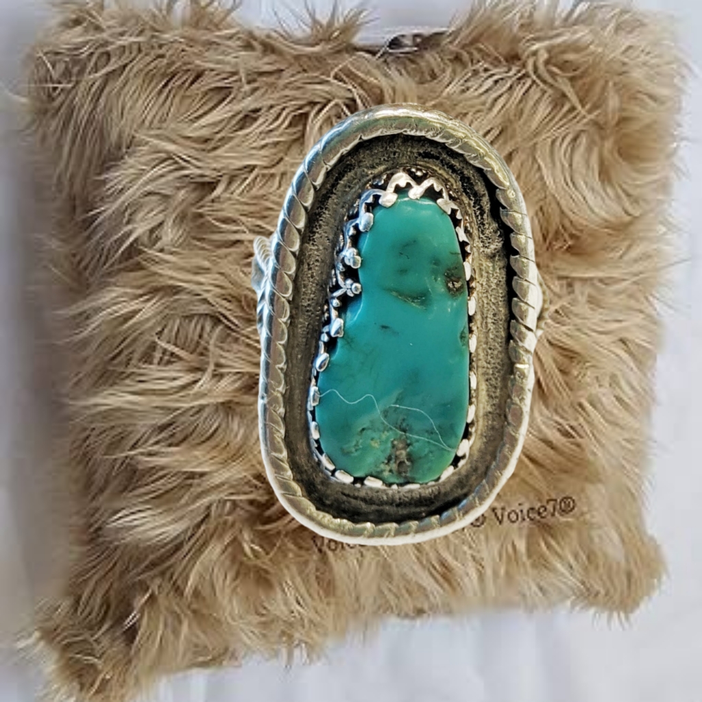 Large Turquoise Sterling Silver Ring W/A Twisted Knot Rope On The Band. Size 10